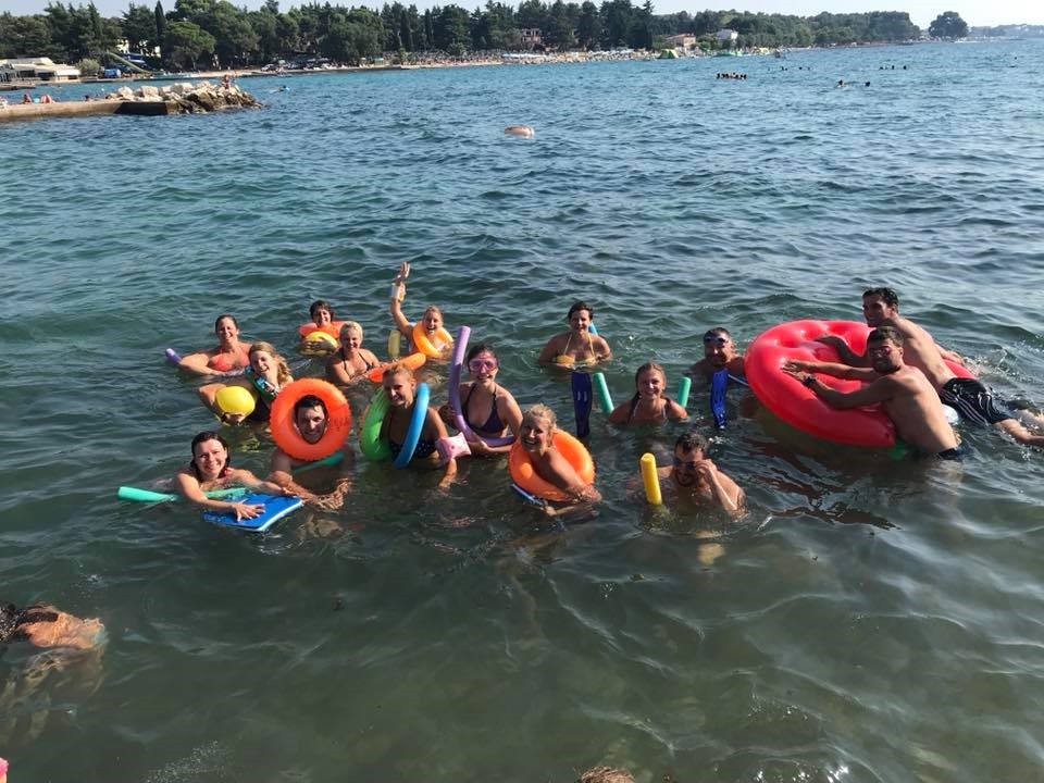 39442537_10218507399018855_3174449966726774784_n